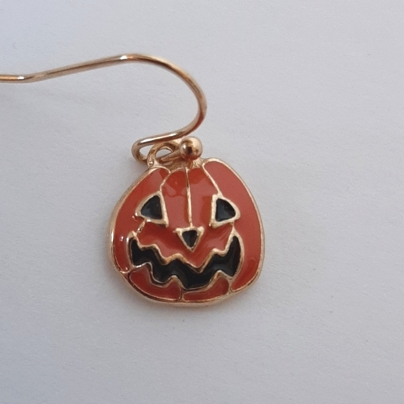 Halloween Costumes Jewelry - Six Creepy & Spooky Enamel Post & Dangle Earrings - Picture 4 of 16